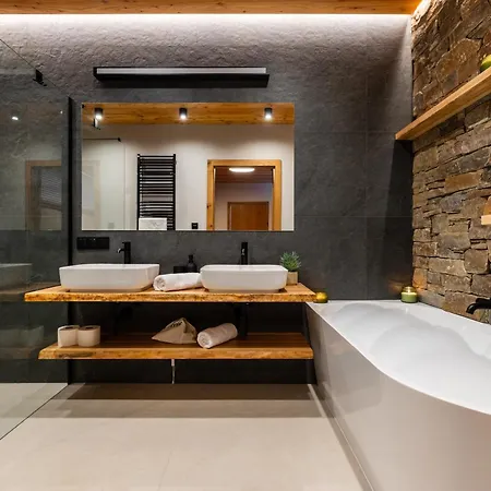 Bukowina Tatrzanska W Gorach Janiolow Wierch 43 Jacuzzi Sauna アパート